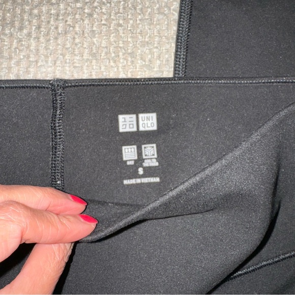 BUNDLE LOT of 2 Uniqlo Airism Leggings XS/S - Picture 6 of 6